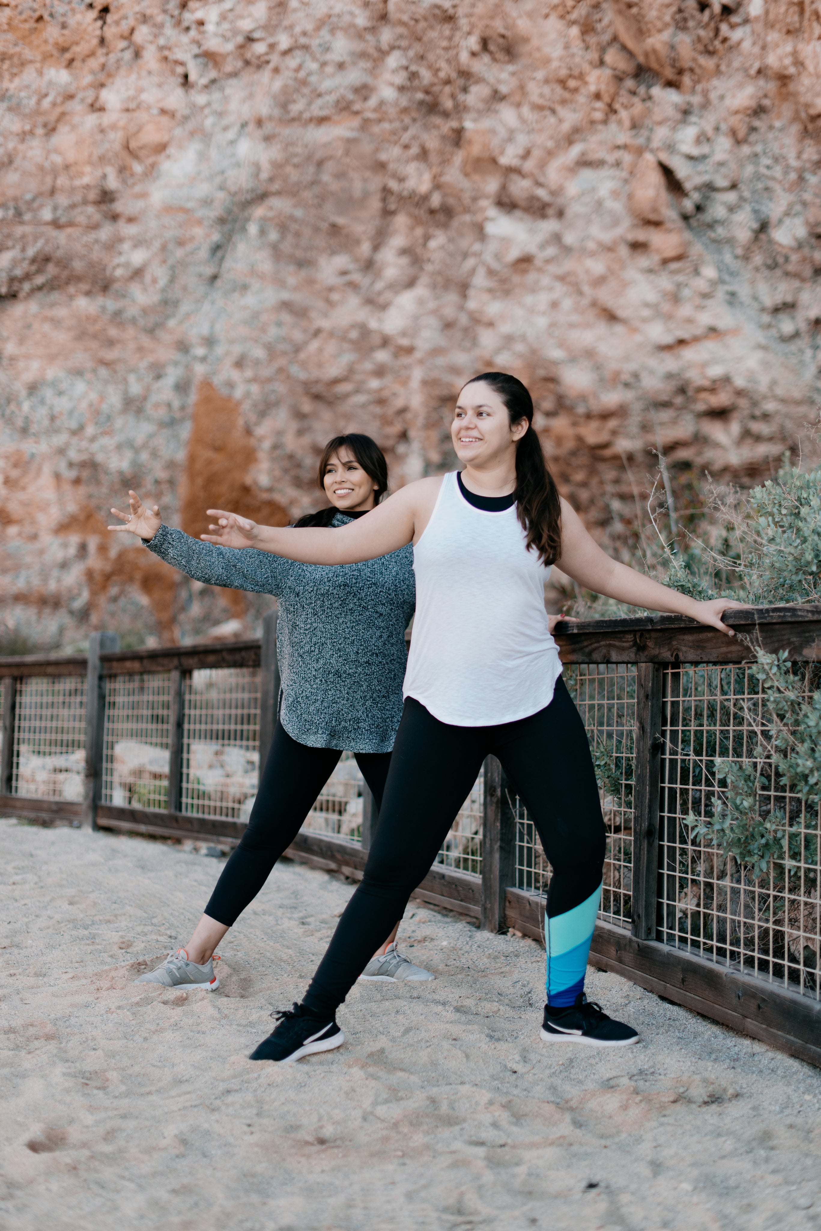 files/two-women-strike-a-yoga-pose-on-the-beach.jpg